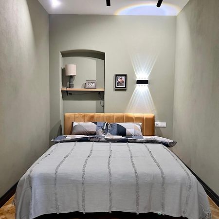 Art Apartment Glebova Lviv Bagian luar foto