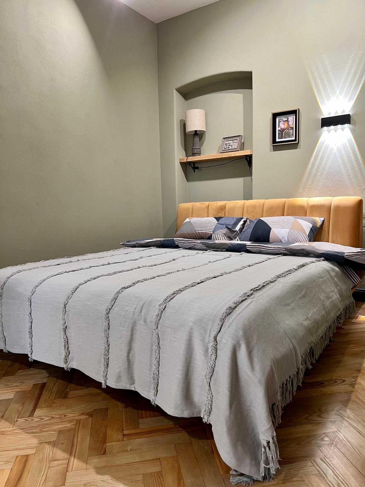 Art Apartment Glebova Lviv Bagian luar foto
