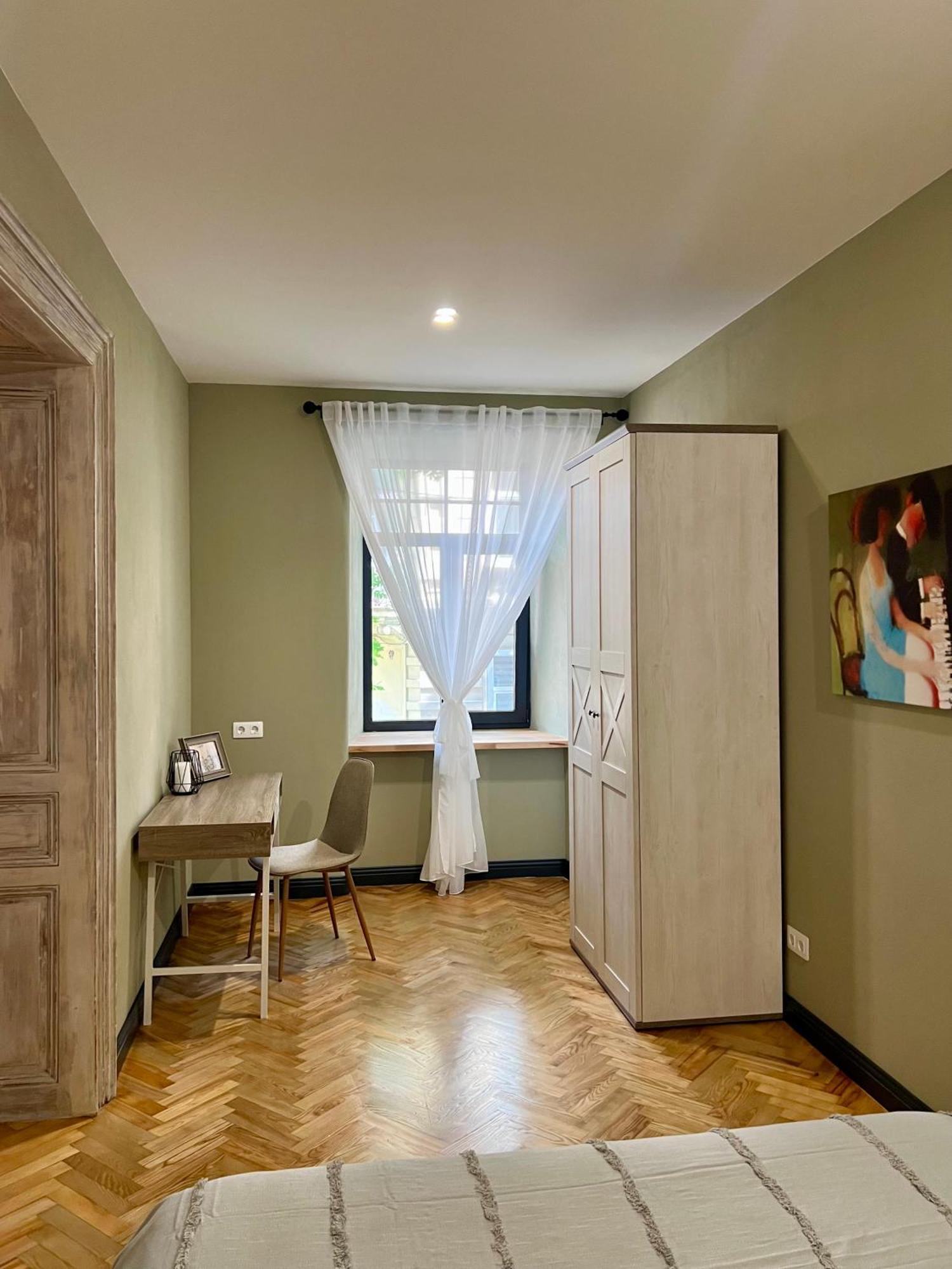 Art Apartment Glebova Lviv Bagian luar foto