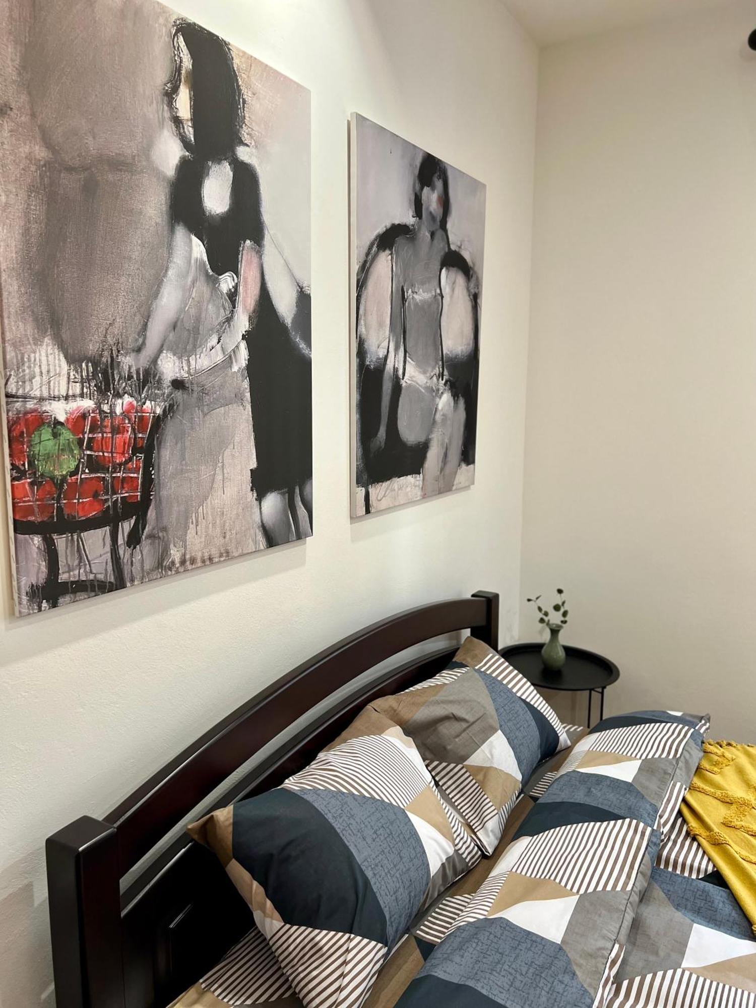 Art Apartment Glebova Lviv Bagian luar foto