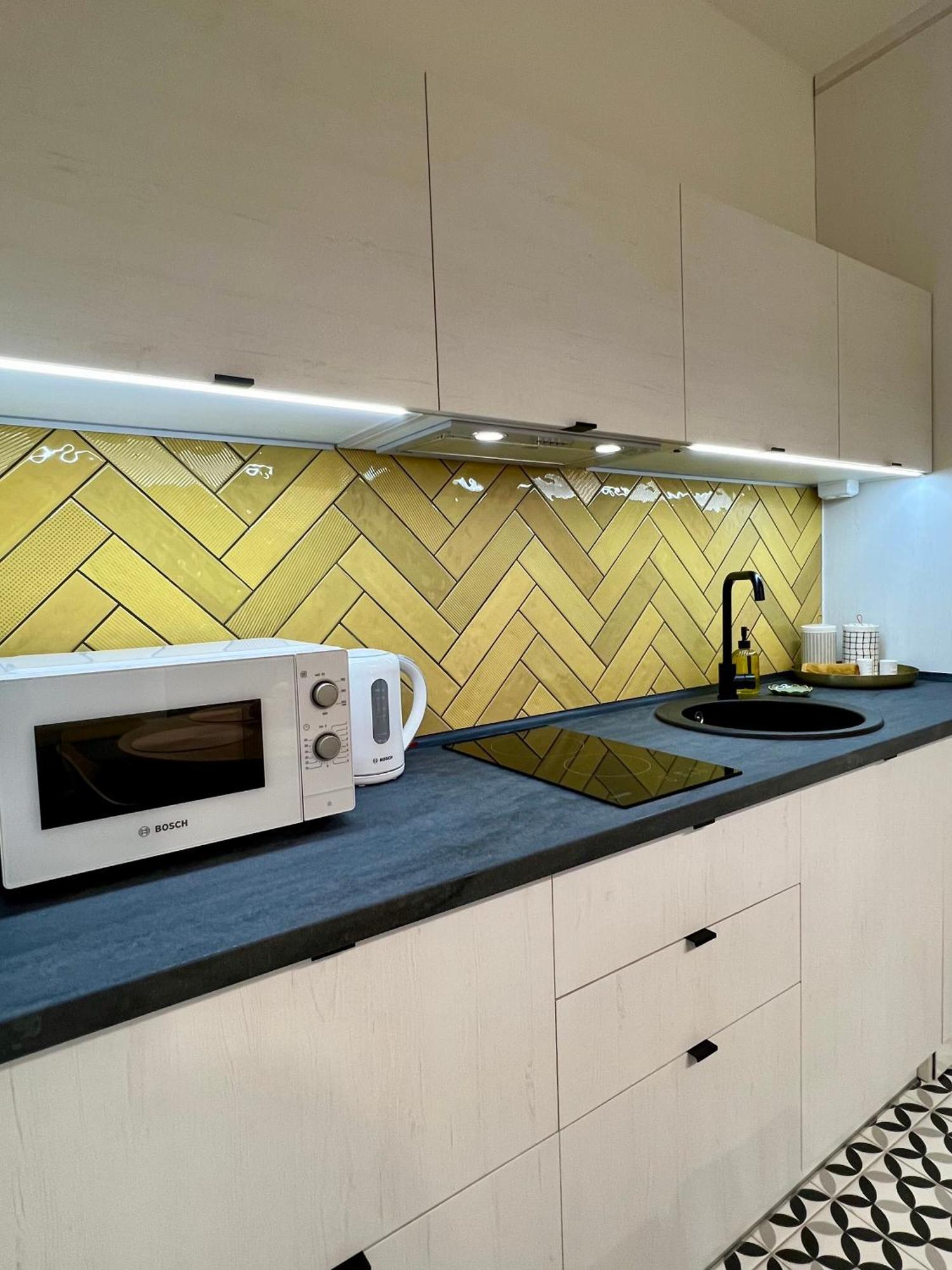 Art Apartment Glebova Lviv Bagian luar foto